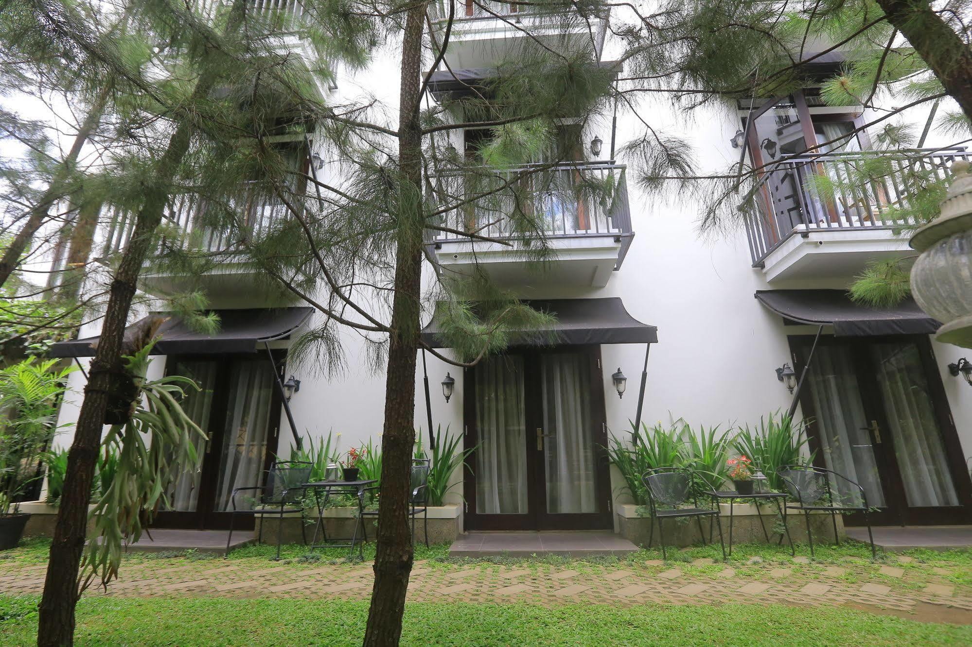 Capital O 852 The Silk At Dago Hotel บันดุง ภายนอก รูปภาพ