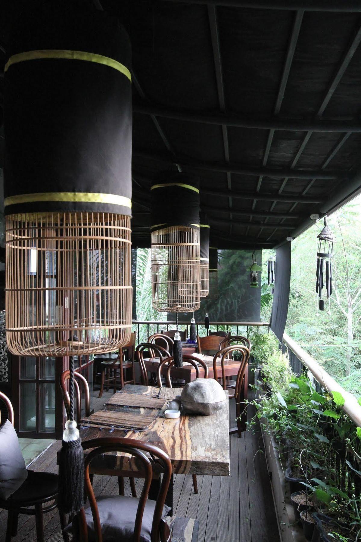 Capital O 852 The Silk At Dago Hotel บันดุง ภายนอก รูปภาพ