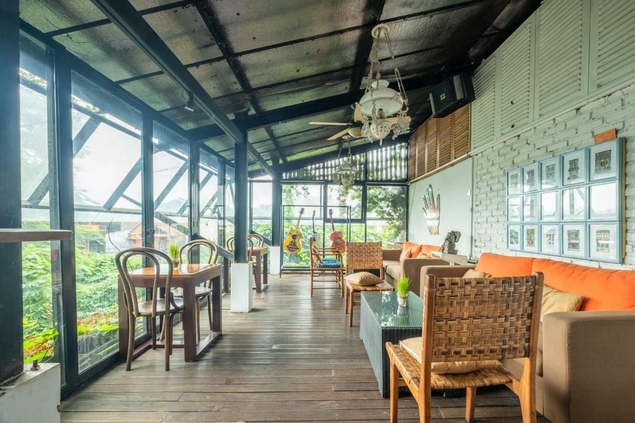 Capital O 852 The Silk At Dago Hotel บันดุง ภายนอก รูปภาพ